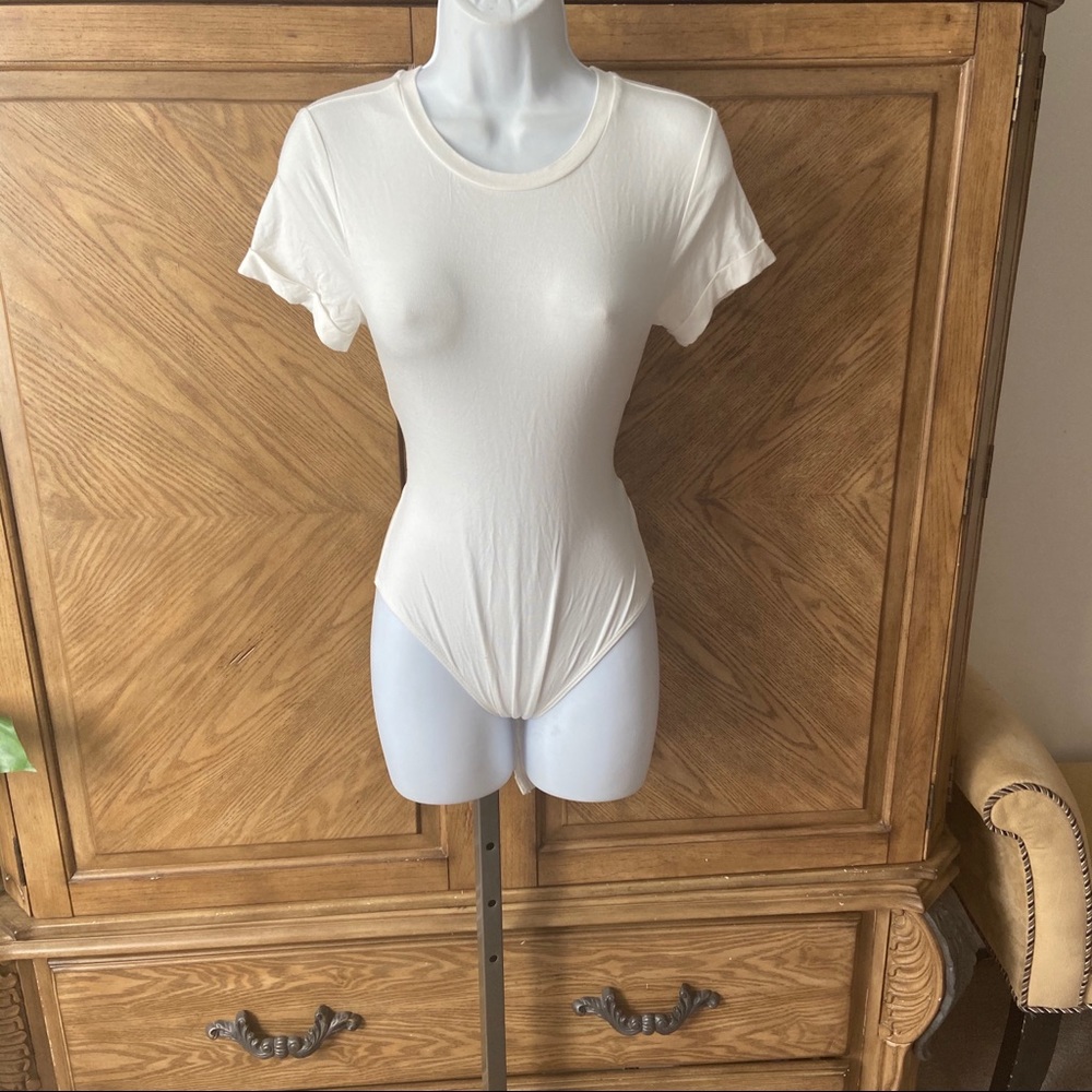 Forever 21 white short sleeve crew neck bodysuit
